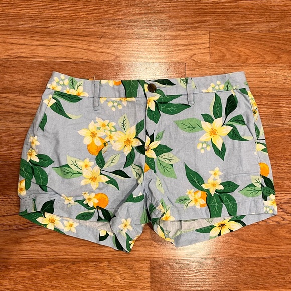 Old Navy Pants - Lemon print everyday shorts
